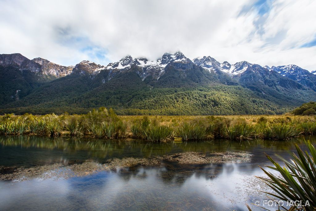 Mirrow Lakes zwischen Te Anau und Milford Sound
Reflektion der Earl Mountains
Neuseeland (Sdinsel)