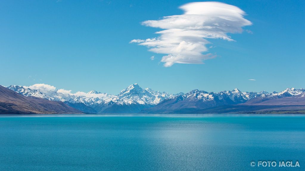 Der Lake Pukaki
Fantastischen Aussicht auf die schneebedeckten Berge
Neuseeland (Sdinsel)