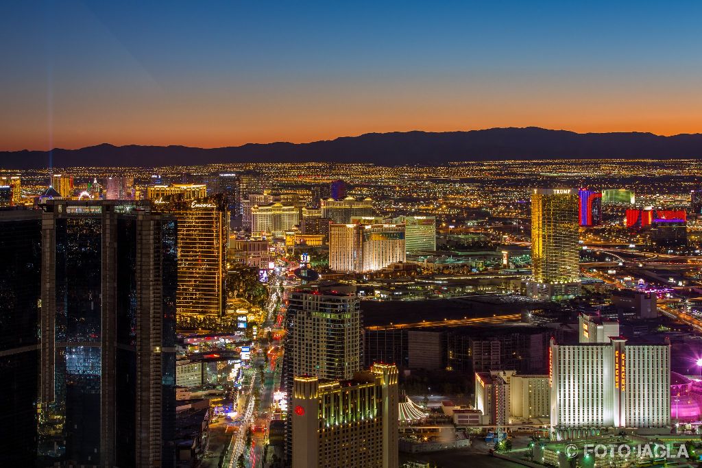 Las Vegas 2015
Aussicht vom Stratosphere Tower bei Nacht