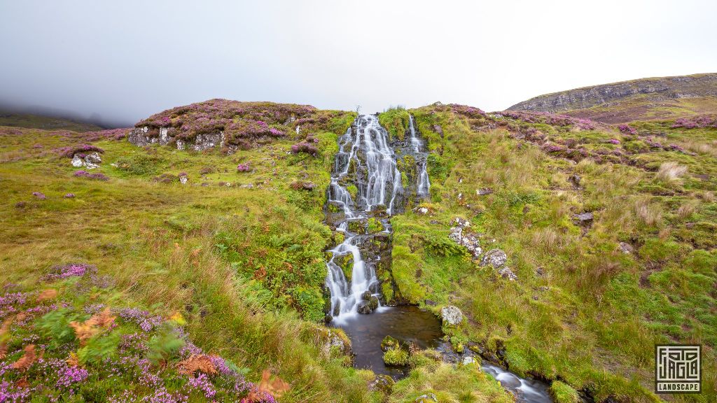 Wasserfall am Loch Leathan in Portree
Isle of Skye
Schottland - September 2020