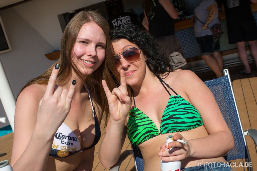 70000 Tons of Metal 2014 ::. Pooldeck impression