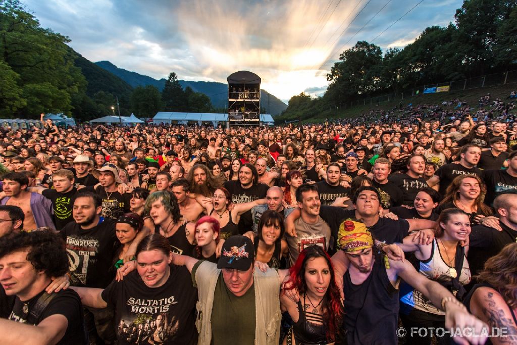 Metaldays 2014 ::. Crowd during Saltatio Mortis