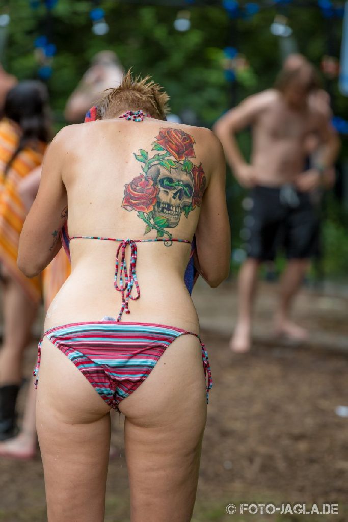 Metaldays 2014 ::. Outdoor showers on the camping ground