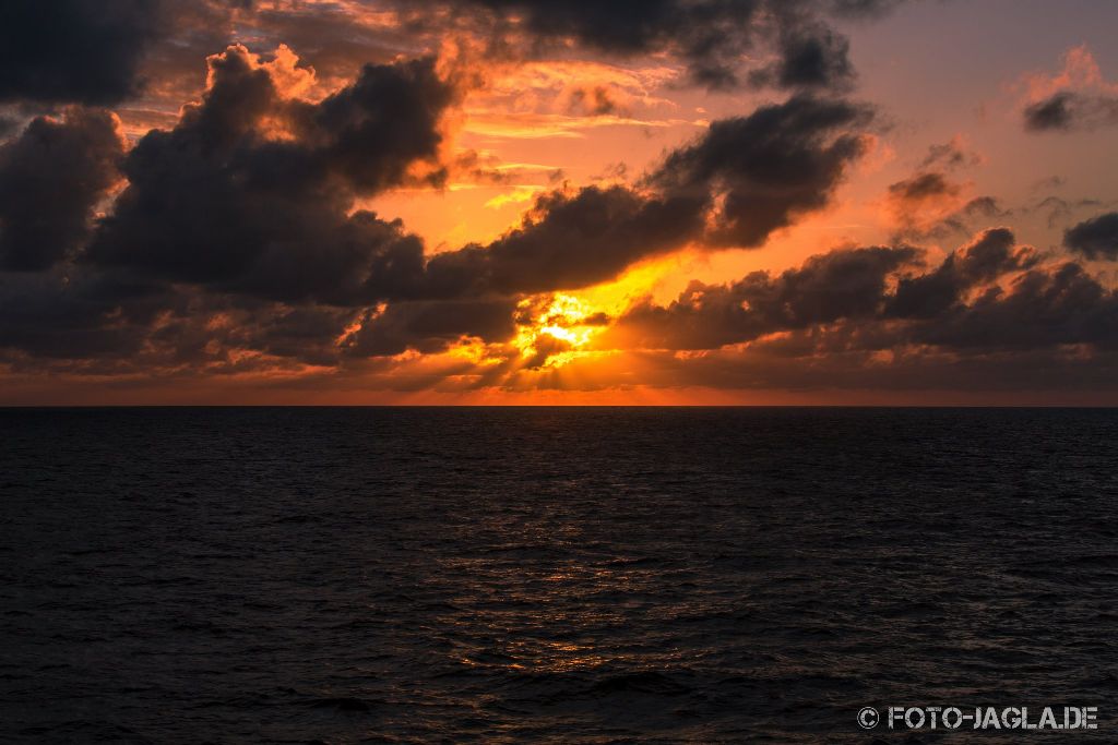 70000 Tons of Metal 2015 ::. Beautiful sunset from the Liberty Of The Seas sailing to Jamaica