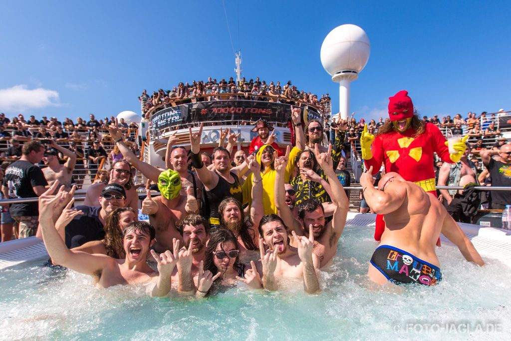 70000 Tons of Metal 2015 ::. Pooldeck impression