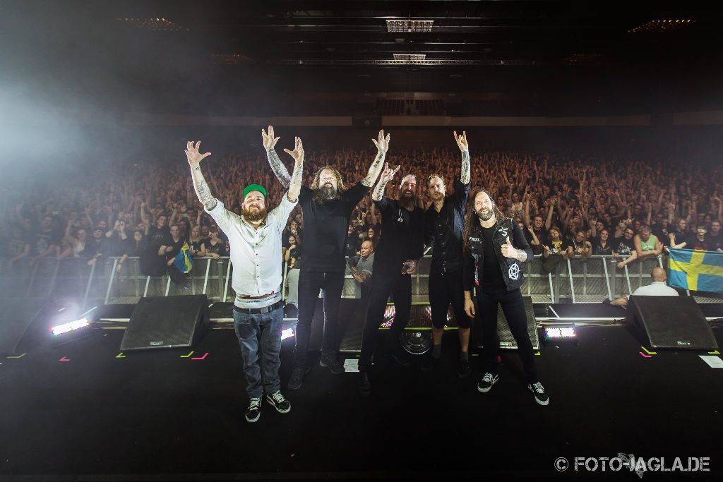 Abschlussbild von in Flames auf der Tour 2014 in Bochum (Ruhrcongress)
