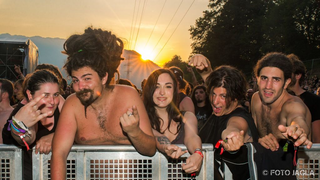 Metaldays 2015 (Day 3) ::. Front of stage impression during Sepultura