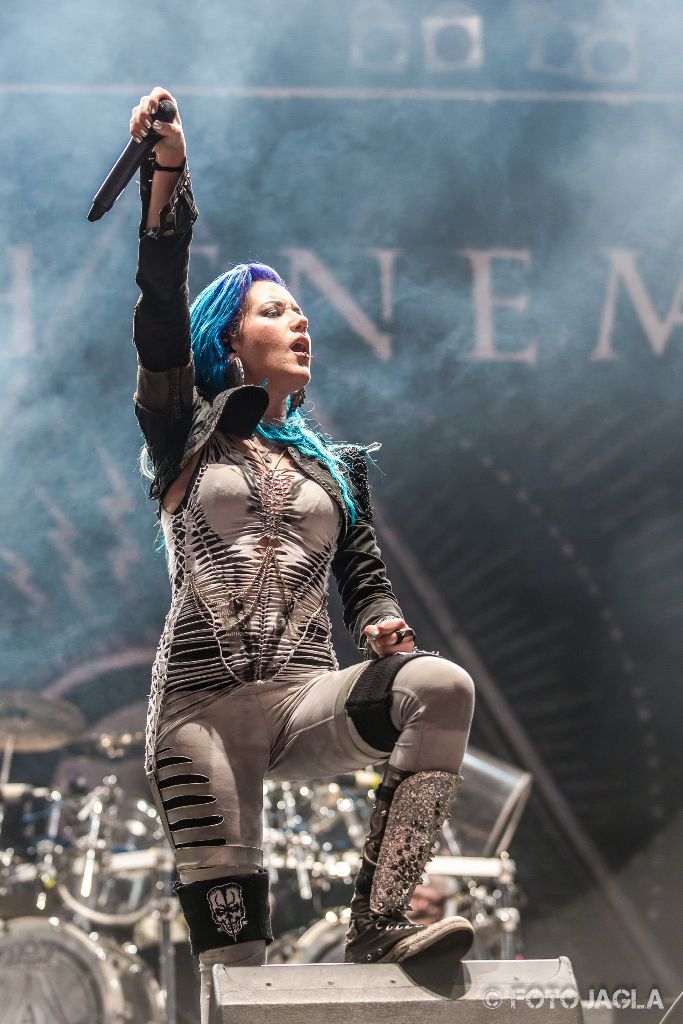 Alissa White-Gluz (Arch Enemy) auf dem Metaldays 2015 (Day 4)