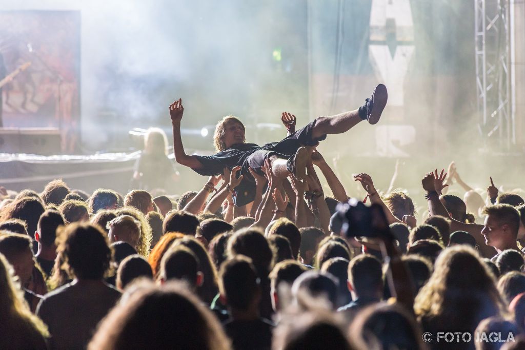 Metaldays 2015 (Day 4) ::. Crowd during Arch Enemy