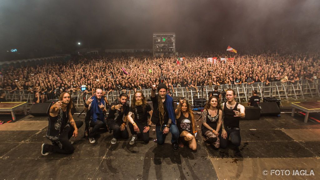 Abschlussfoto von Eluveitie auf dem Metaldays 2015 in Tolmin, Slovenia