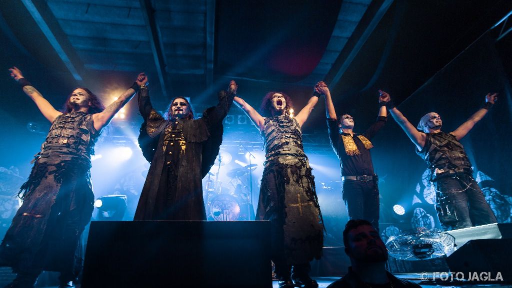 Powerwolf auf ihrer Wolfsnächte Tour am 05.09.2015 in der Live Music Hall in Köln