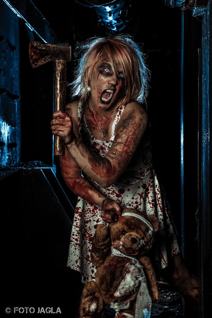 Lost Place Horror Shooting mit Christina de la Trouble