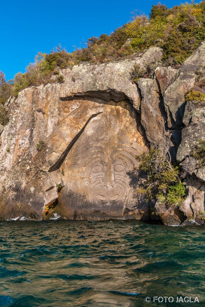 Mine Bay am Lake Taupo
Maori Felsschnitzereien - Die Kunst eines Maori Steinmetz
Neuseeland (Nordinsel)