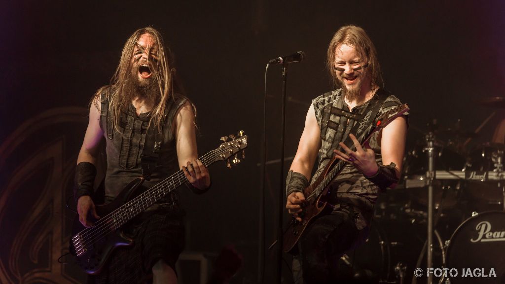 Ensiferum auf der The Return Of The One Man Army Tour am 20.04.2016 in der Live Music Hall in Kln