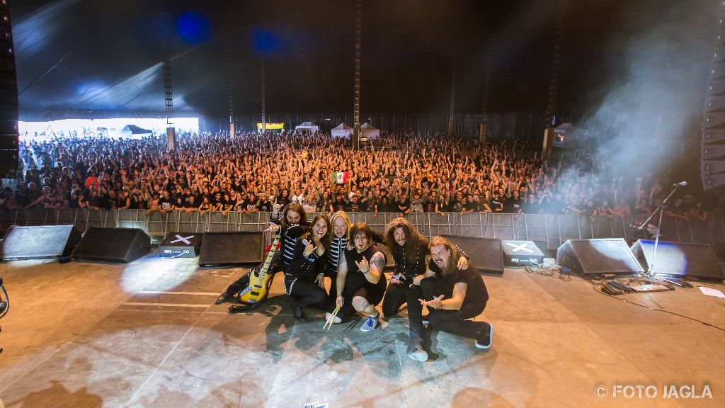 ALMANAC auf dem Summer Breeze 2016 in Dinkesbhl (Abschlussfoto auf der T-Stage)