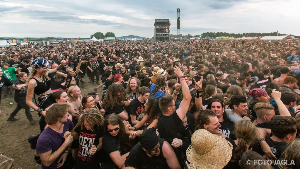 Crowd @ EQUILIBRIUM auf dem Summer Breeze 2016 in Dinkesbhl (Pain Stage)