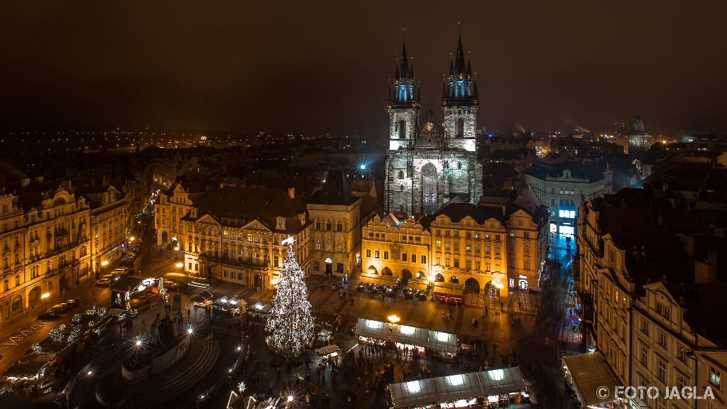 Blick auf die Teynkirche aufgenommen vom Altstdter Rathhaus in Prag