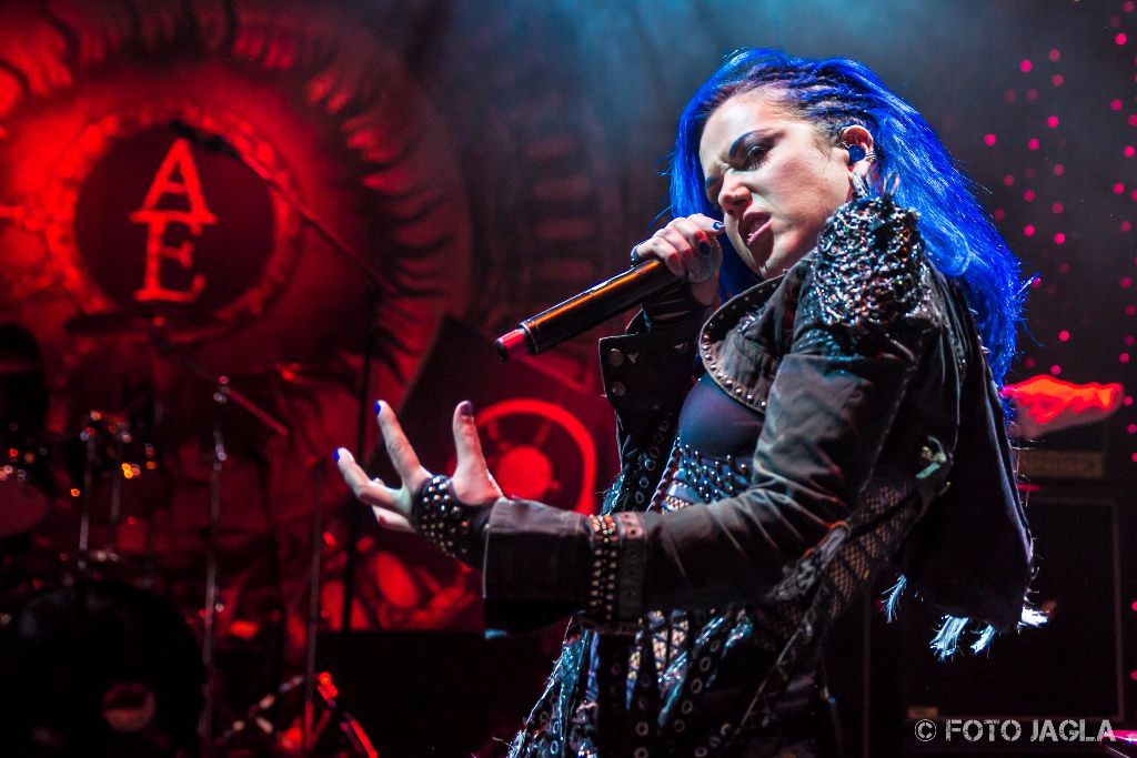 70000 Tons Of Metal 2017
Alissa White-Gluz von Arch Enemy im Alhambra Theater