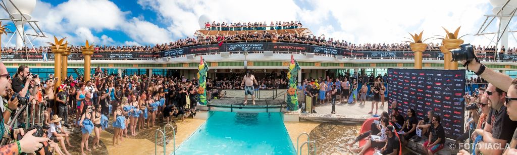 70000 Tons Of Metal 2017
Belly Flop Contest auf dem Pooldeck