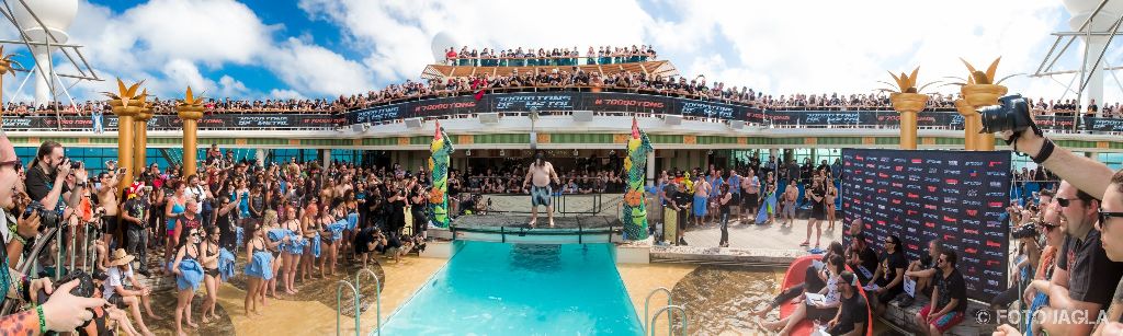 70000 Tons Of Metal 2017
Belly Flop Contest auf dem Pooldeck