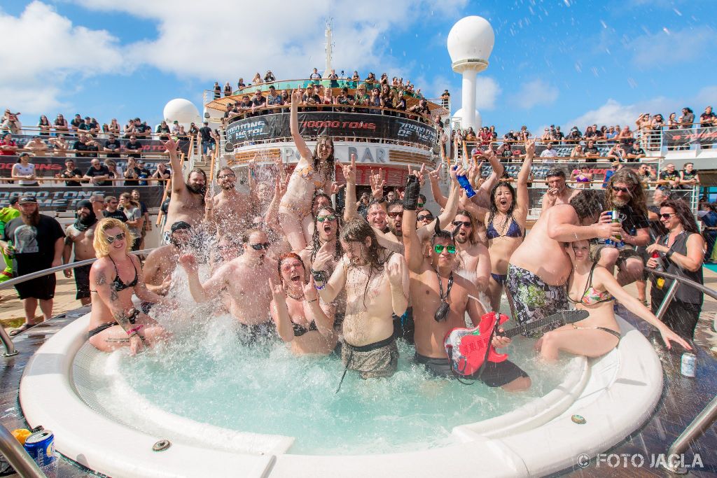 70000 Tons Of Metal 2017
Pooldeck Impression