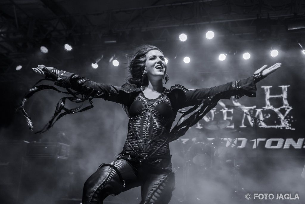 70000 Tons Of Metal 2017
Alissa White-Gluz von Arch Enemy auf der Pooldeck-Stage