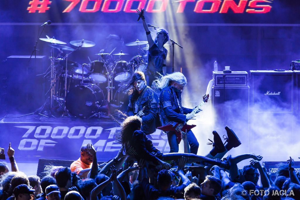 70000 Tons Of Metal 2017
Arch Enemy auf der Pooldeck-Stage
