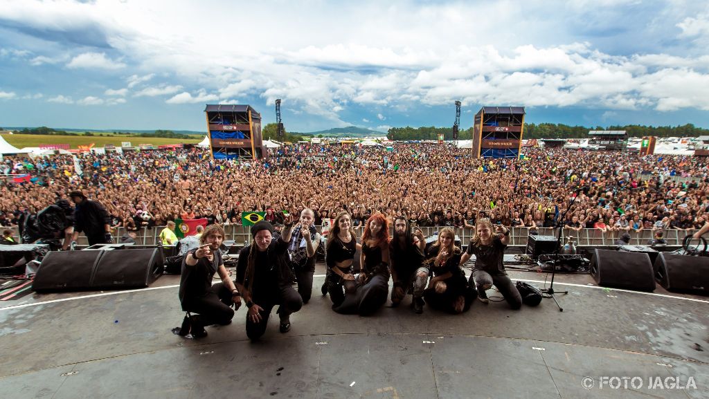 Abschlussfoto von ELUVEITIE auf dem Summer Breeze 2017 in Dinkelsbhl, Summer Stage