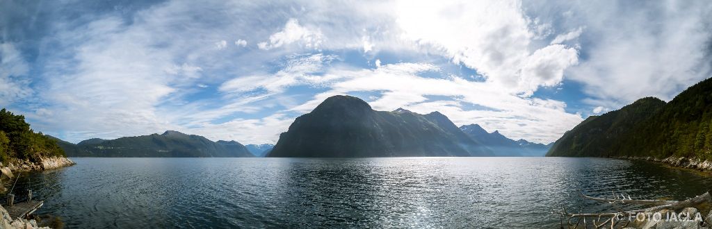 Norwegen 2017 - Storfjord
Unterwegs mit dem Kajak durch die Fjord-Landschaft