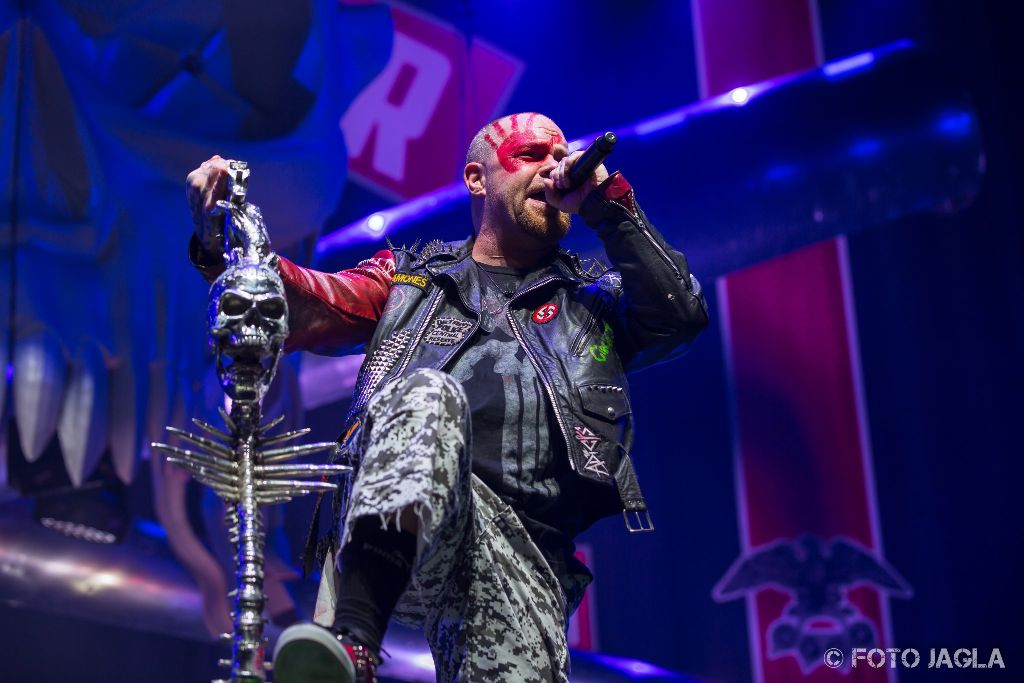 Five Finger Death Punch (Ivan Moody)
Knig-Pilsener Arena in Oberhausen am 24.11.2017