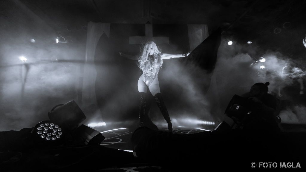 IN THIS MOMENT (Maria Brink)
Ritual Tour
12.06.2018 in Kln, Essigfabrik