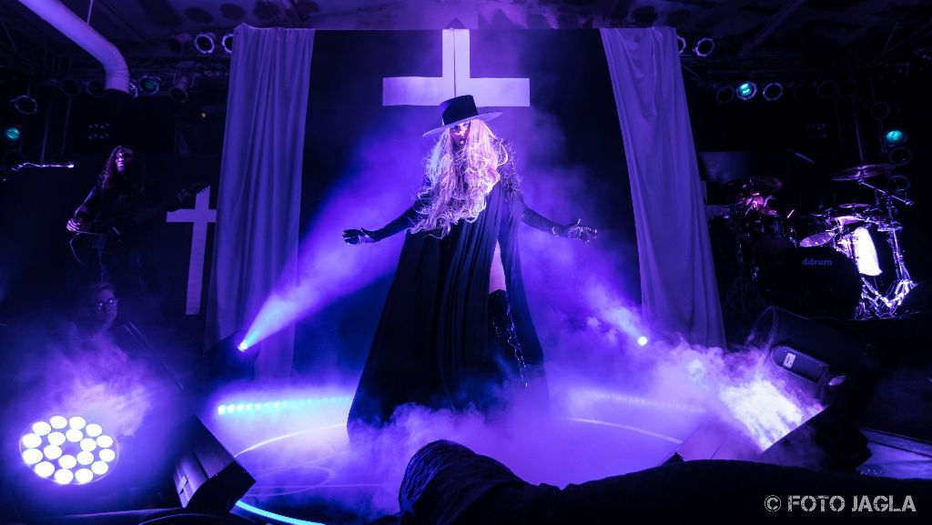 IN THIS MOMENT (Maria Brink)
Ritual Tour
12.06.2018 in Kln, Essigfabrik