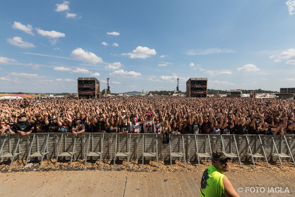 Summer Breeze Open Air 2018 in Dinkelsbhl (SBOA)
Vor der Main Stage beim Auftritt von Amaranthe