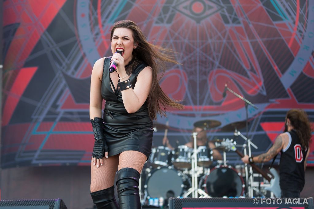 Summer Breeze Open Air 2018 in Dinkelsbhl (SBOA)
Amaranthe auf der Main Stage
Sngerin Elize Ryd