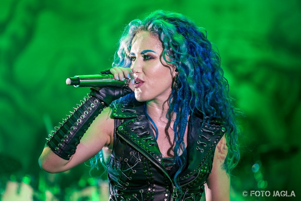 Summer Breeze Open Air 2018 in Dinkelsbhl (SBOA)
Arch Enemy auf der Main Stage
Sngerin Alissa White-Gluz