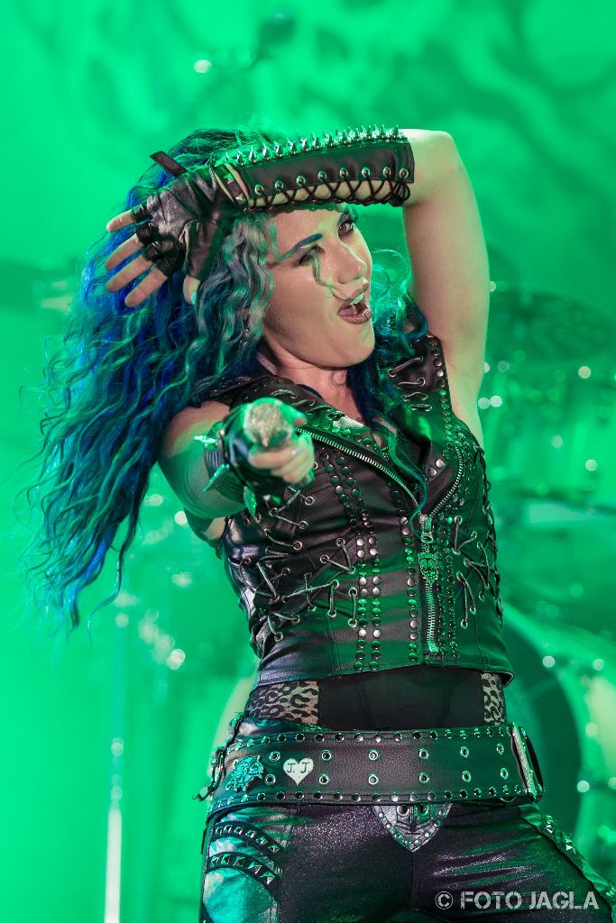 Summer Breeze Open Air 2018 in Dinkelsbhl (SBOA)
Arch Enemy auf der Main Stage
Sngerin Alissa White-Gluz