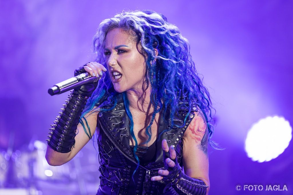 Summer Breeze Open Air 2018 in Dinkelsbhl (SBOA)
Arch Enemy auf der Main Stage
Sngerin Alissa White-Gluz