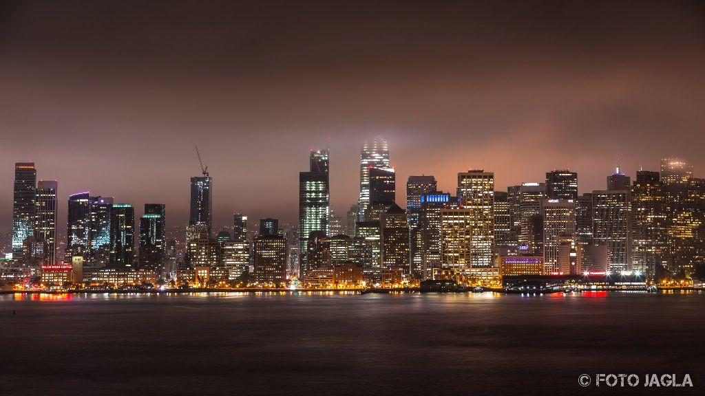 Kalifornien - September 2018
Oakland Bay Bridge bei Nacht mit Blick auf die Piers
San Francisco - Treasure Island