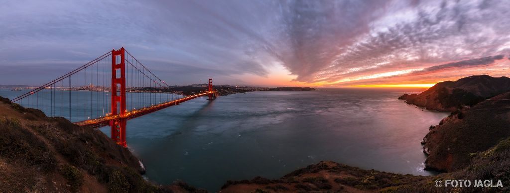 Kalifornien - September 2018
Sonnenuntergang an der Golden Gate Bridge
San Francisco - Battery Spencer

