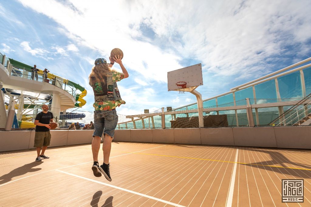 70000 Tons of Metal 2019
Pooldeck impression from the Basketball court