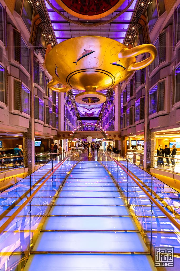 70000 Tons of Metal 2019
Royal Promenade of the Independence of the Seas