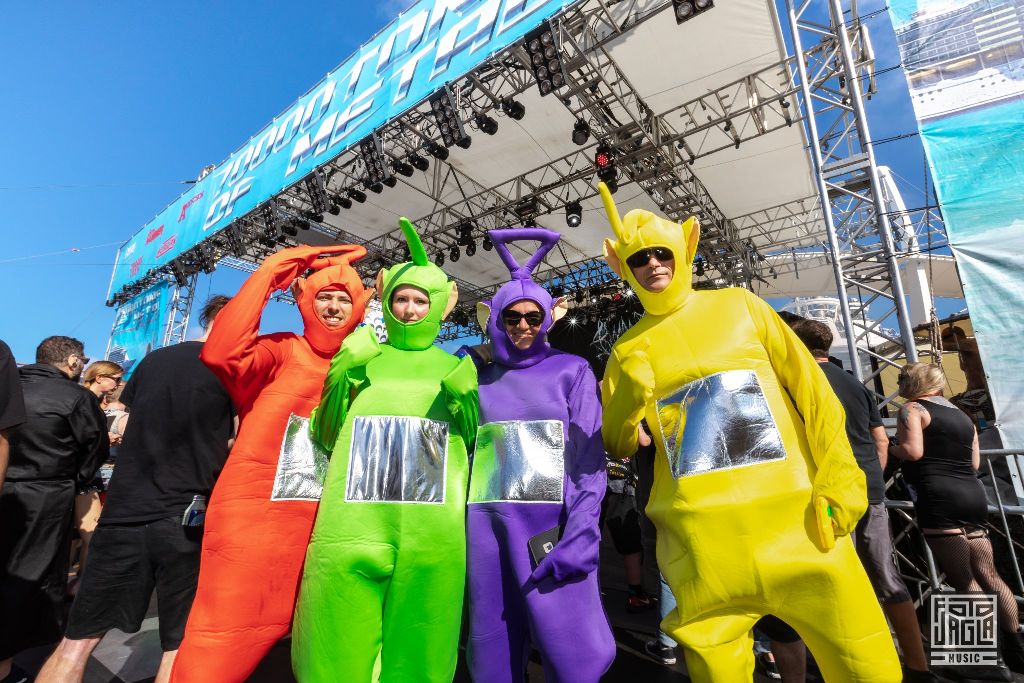 70000 Tons of Metal 2019
Teletubbies vor der Pooldeck Stage