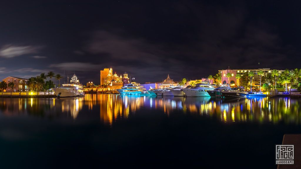 Hafen vom Atlantis Paradise Island Resort
Bahamas, Paradise Island
Nachtaufnahme mit Langzeitbelichtung