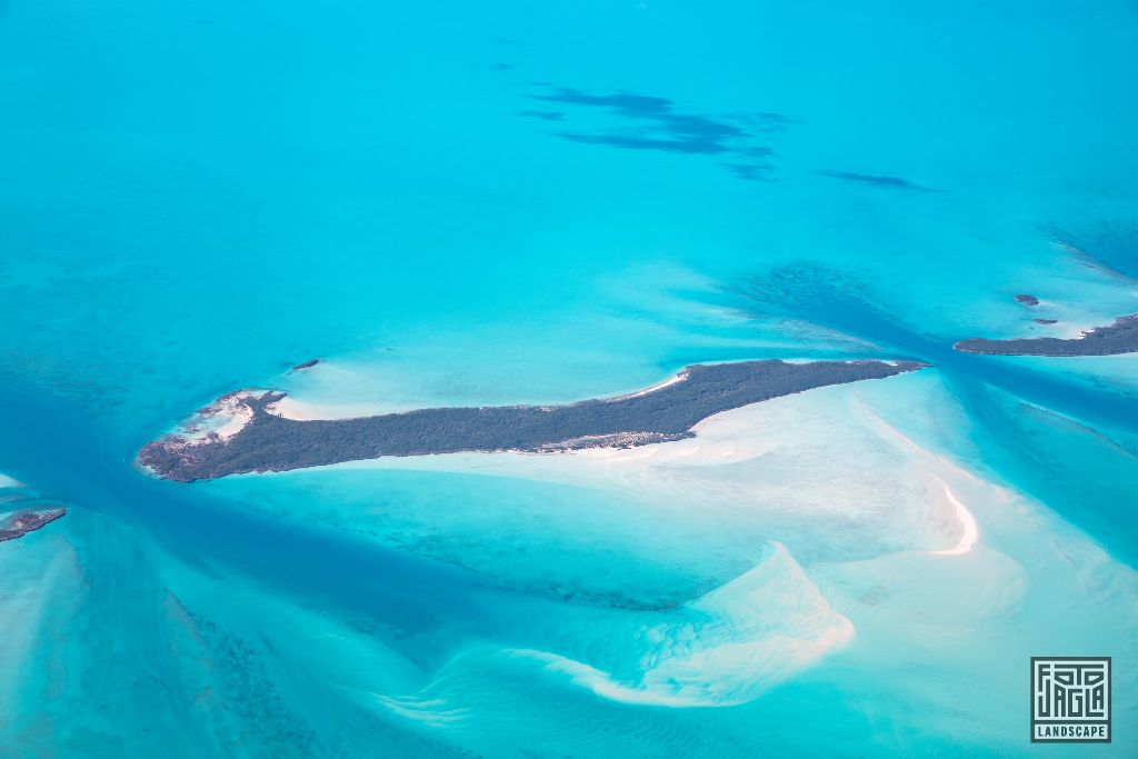 Exuma, Bahamas
Paradiesische Inselkette von oben