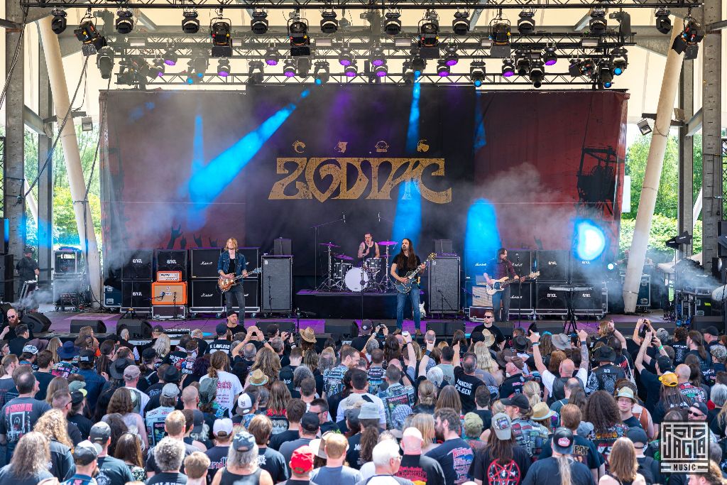 Rock Hard Festival 2019
Amphitheater in Gelsenkirchen
Impressionen