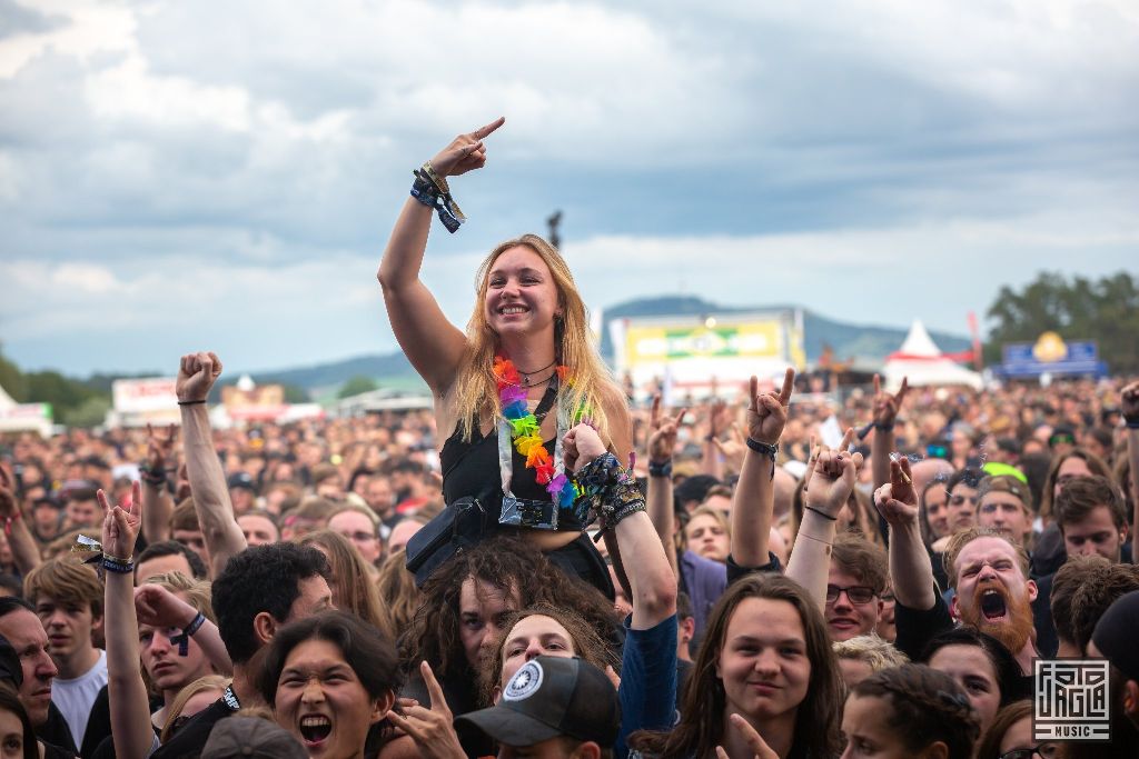 Summer Breeze Open Air 2019 in Dinkelsbhl (SBOA)
Corwd bei Kvelertak vor der Main Stage