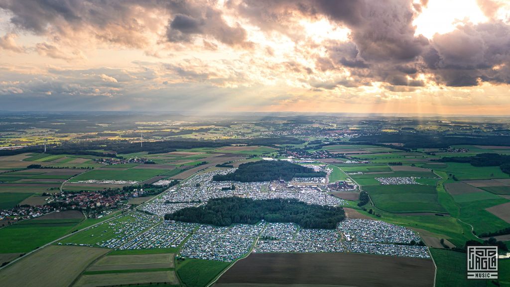 Summer Breeze Open Air 2019 in Dinkelsbhl (SBOA)
Luftaufnahme - Das Festivalgelnde von oben