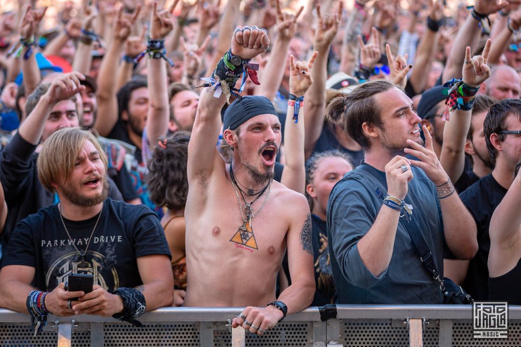 Summer Breeze Open Air 2019 in Dinkelsbhl (SBOA)
Zuschauer bei Skindred vor der Main Stage