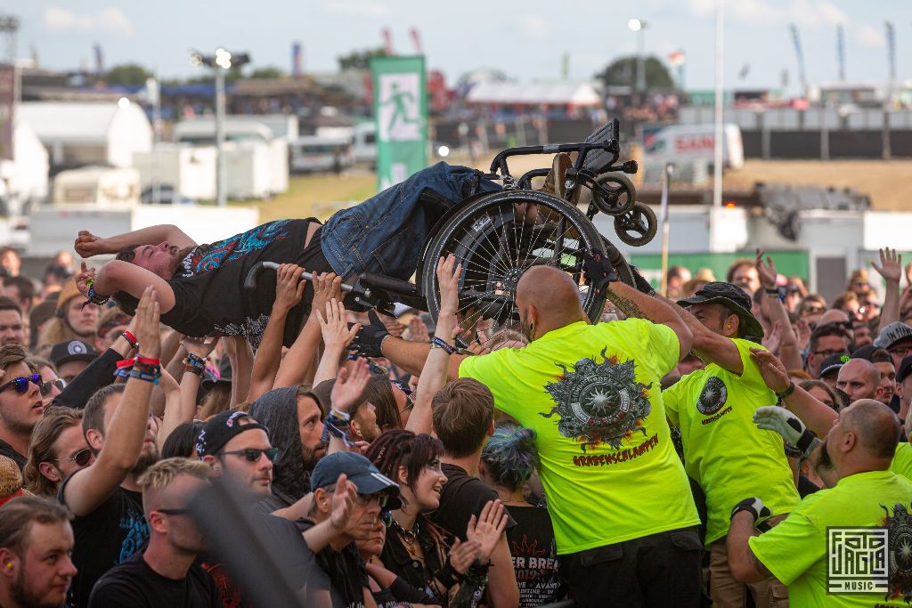 Summer Breeze Open Air 2019 in Dinkelsbhl (SBOA)
Zuschauer bei Skindred vor der Main Stage