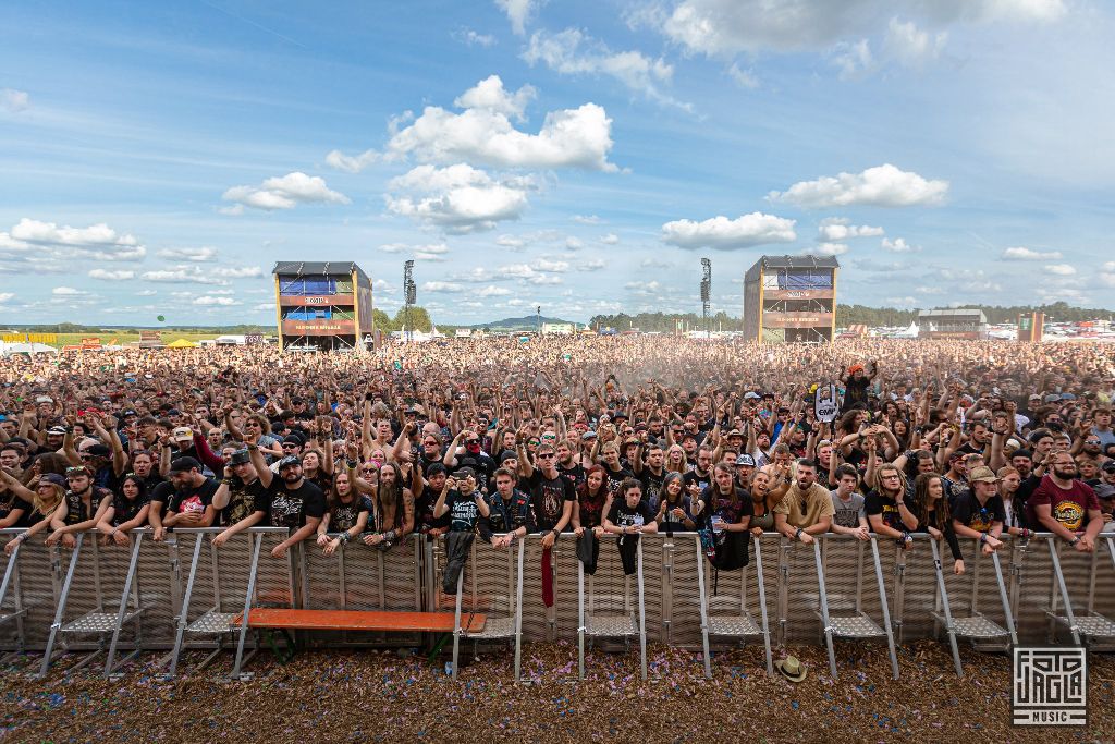 Summer Breeze Open Air 2019 in Dinkelsbhl (SBOA)
Zuschauer bei Skindred vor der Main Stage